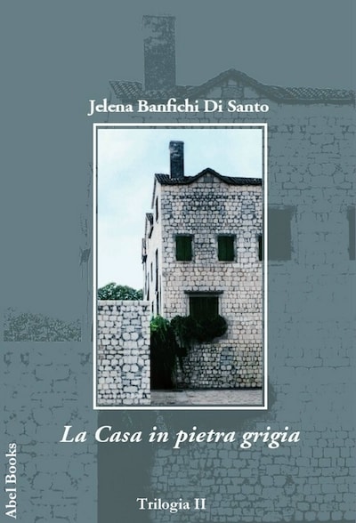La casa in pietra grigia